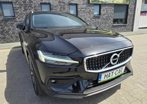 Volvo V60 Cross Country cena 132900 przebieg: 179000, rok produkcji 2020 z Zabrze małe 781